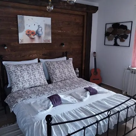 Ada Aparthotel Gračac
