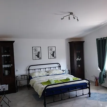 Ξενοδοχείο με διαμερίσματα Ada Gračac