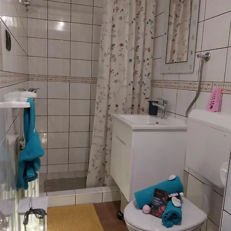 Ξενοδοχείο με διαμερίσματα Ada 3*