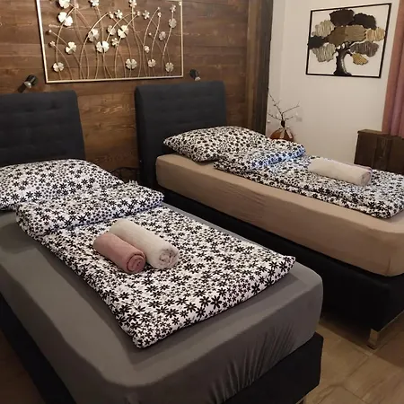 Ξενοδοχείο με διαμερίσματα Ada 3*