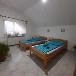 Ξενοδοχείο με διαμερίσματα Ada 3*